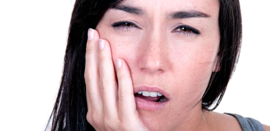 عندما يكون الألم من اعراض فشل زراعة الاسنان